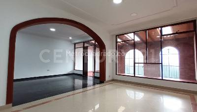 Casa de 5 alcobas en venta en Santa Barbara Oriental, Bogotá, 369 m² · foto 9 de 20