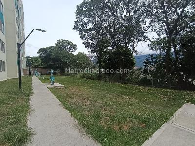 Apartamento de 3 alcobas en venta en Altos De Villacafe, Ibagué, 56 m² · foto 18 de 19