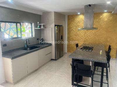 Casa de 5 alcobas en venta en Aparco, Ibagué, 714 m² · foto 9 de 20