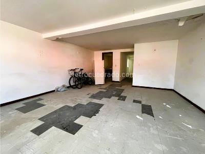 Casa de 5 alcobas en venta en La Favorita, Bogotá, 257 m² · foto 2 de 15