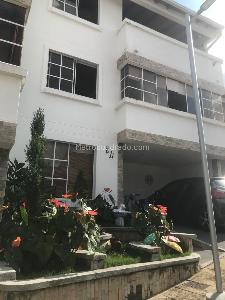 Casa de 5 alcobas en venta en Mirador Del Cacique, Bucaramanga, 250 m² · foto 2 de 19