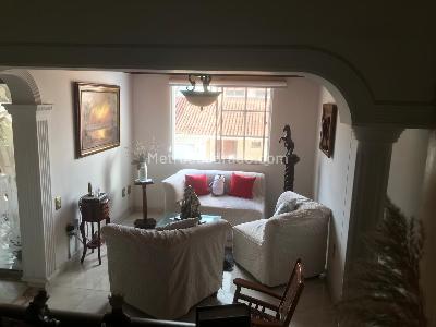 Casa de 5 alcobas en venta en Mirador Del Cacique, Bucaramanga, 250 m² · foto 4 de 19
