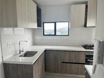 Apartamento de 3 alcobas en arriendo en La Esmeralda, Bogotá, 94 m² · foto 11 de 13
