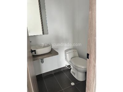 Apartamento de 3 alcobas en arriendo en La Esmeralda, Bogotá, 94 m² · foto 2 de 13
