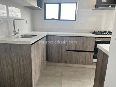 Apartamento de 3 alcobas en arriendo en La Esmeralda, Bogotá, 94 m² · foto 4 de 13