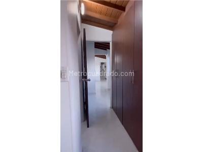 Apartamento en venta en Quinta Paredes, Bogotá · foto 2 de 17