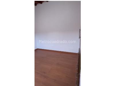 Apartamento en venta en Quinta Paredes, Bogotá · foto 3 de 17