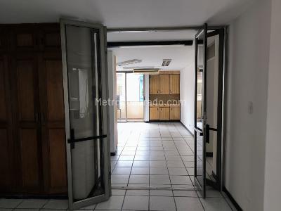 Apartamento de 5 alcobas en venta en Centro, Pereira, 188 m² · foto 4 de 6