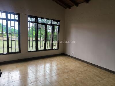 Casa de 3 alcobas en venta en El Crucero, Pereira, 280 m² · foto 5 de 15