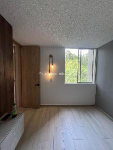 Apartamento de 2 alcobas en venta en Poblado I, Pereira, 40 m² · foto 2 de 9