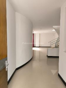 Casa de 3 alcobas en venta en Pinares, Pereira, 246 m² · foto 2 de 16