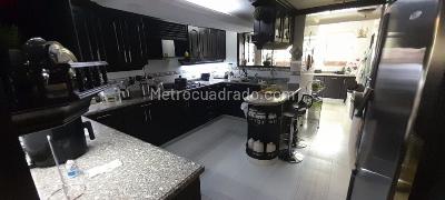 Casa de 3 alcobas en venta en Pinares, Pereira, 285 m² · foto 4 de 9