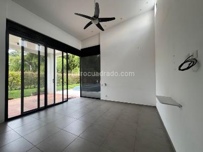 Casa de 3 alcobas en venta en Condina, Pereira, 260 m² · foto 3 de 15