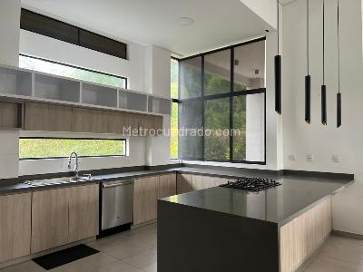 Casa de 3 alcobas en venta en Condina, Pereira, 260 m² · foto 13 de 15