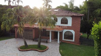 Casa de 4 alcobas en venta en Galicia, Pereira, 225 m² · foto 2 de 10