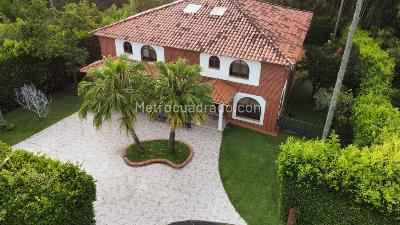 Casa de 4 alcobas en venta en Galicia, Pereira, 225 m² · foto 3 de 10