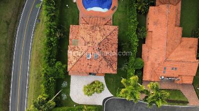 Casa de 4 alcobas en venta en Galicia, Pereira, 225 m² · foto 8 de 10