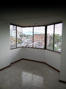 Apartamento de 2 alcobas en venta en Pinares De San Martin, Pereira, 59 m² · foto 2 de 15