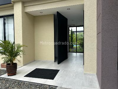 Casa de 5 alcobas en venta en Belmonte B, Pereira, 710 m² · foto 3 de 20