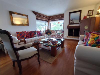 Apartamento de 3 alcobas en venta en Lindaraja, Bogotá, 145 m² · foto 2 de 19