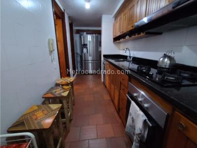 Apartamento de 3 alcobas en venta en Lindaraja, Bogotá, 145 m² · foto 9 de 19