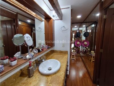 Apartamento de 3 alcobas en venta en Lindaraja, Bogotá, 145 m² · foto 18 de 19