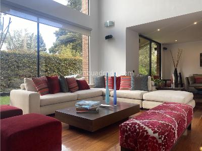 Casa de 4 alcobas en venta en Niza, Bogotá, 243 m² · foto 3 de 19