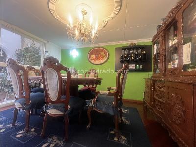 Casa de 4 alcobas en venta en Niza, Bogotá, 249 m² · foto 2 de 20