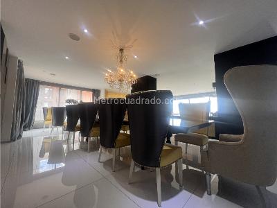 Apartamento de 4 alcobas en venta en Los Rosales, Bogotá, 660 m² · foto 5 de 20