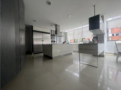 Apartamento de 4 alcobas en venta en Los Rosales, Bogotá, 660 m² · foto 13 de 20