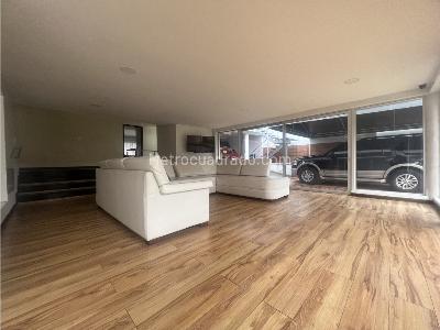 Casa de 4 alcobas en venta en Niza, Bogotá, 500 m² · foto 5 de 11