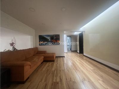 Casa de 4 alcobas en venta en Niza, Bogotá, 500 m² · foto 8 de 11