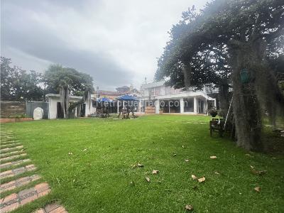 Casa de 4 alcobas en venta en Niza, Bogotá, 500 m² · foto 11 de 11