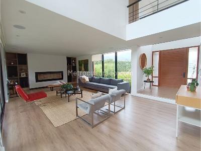Casa de 3 alcobas en venta en La Calera, La Calera, 250 m² · foto 2 de 20