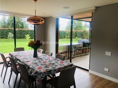 Casa de 3 alcobas en venta en La Calera, La Calera, 250 m² · foto 4 de 20