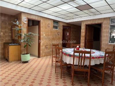 Casa de 4 alcobas en venta en Prado Veraniego, Bogotá, 300 m² · foto 3 de 12