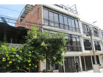 Casa de 5 alcobas en venta en Praderas De Santa Rita, Ibagué, 300 m² · foto 2 de 20