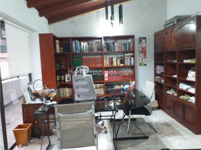Apartamento de 4 alcobas en venta en Barrio 20 De Julio, Ibagué, 200 m² · foto 4 de 20