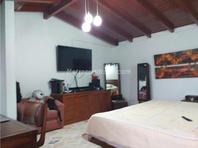 Apartamento de 4 alcobas en venta en Barrio 20 De Julio, Ibagué, 200 m² · foto 11 de 20