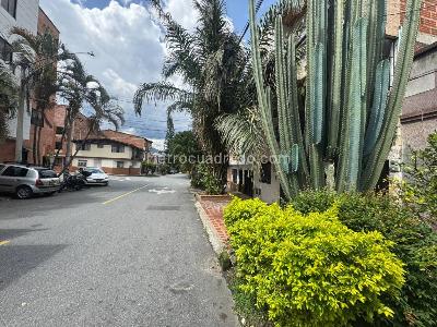 Casa de 4 alcobas en venta en La America, Medellín, 226 m² · foto 5 de 6