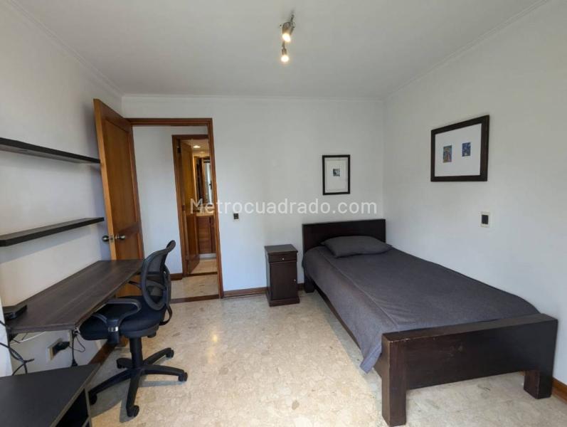 Apartamento Amplio de 4 Alcobas en Castropol - 6