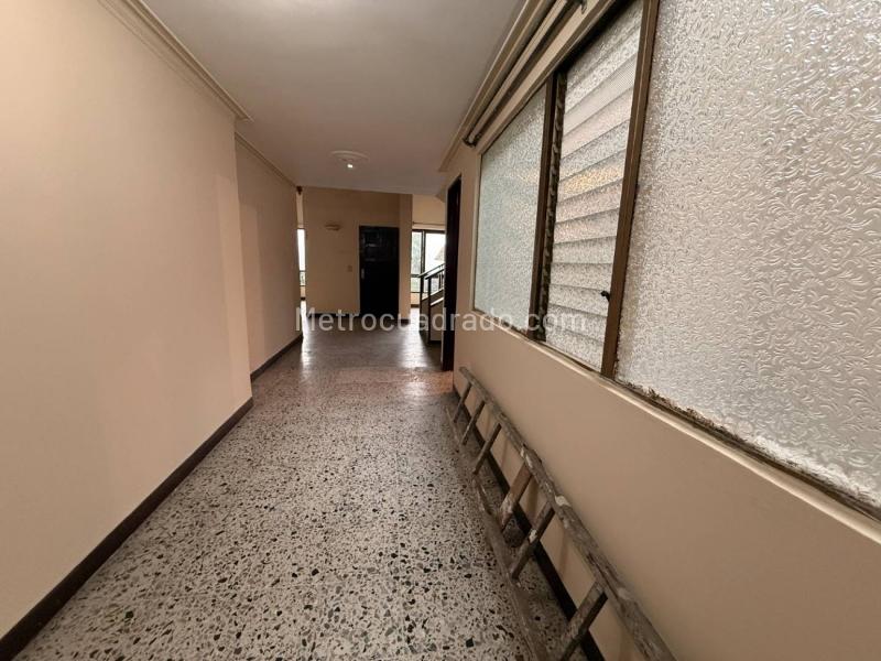 Spacious 4BR Duplex House in Los Colores - 5