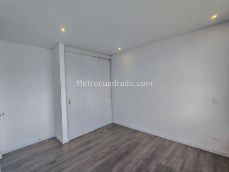 Beautiful 2BR Apartment in Lalinde - 8