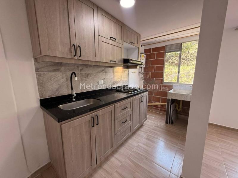 Beautiful 3BR Apartment with Private Parking in Mirador