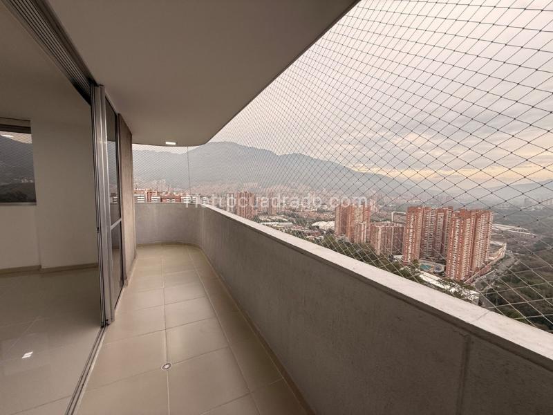 Espectacular Penthouse de 3 Alcobas con Vista Panorámica en Puerto Bello - 5