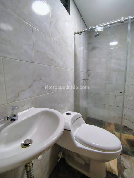 Casa de 4 Alcobas con local en Aranjuez - 7