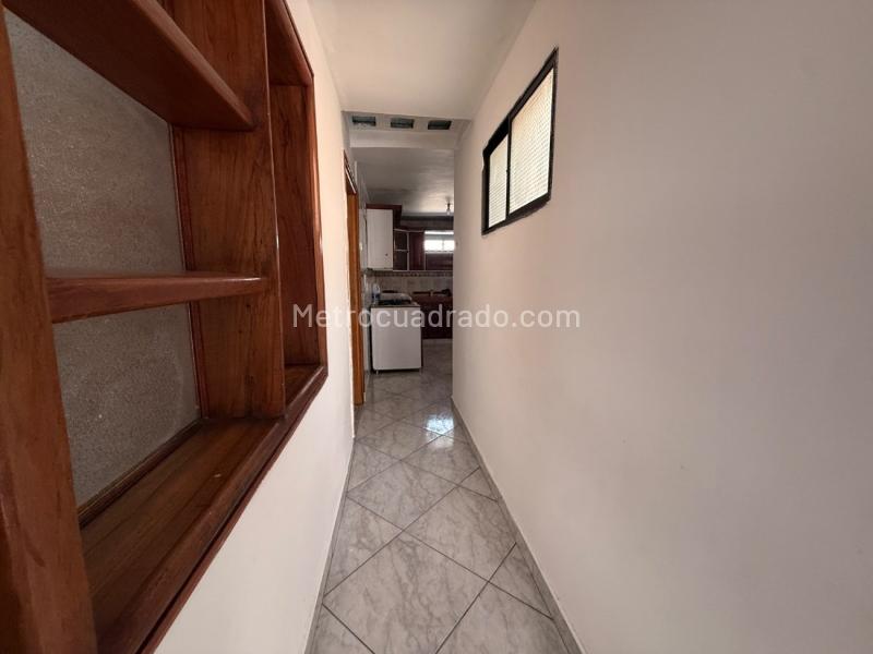 Casa Amplia de 3 Alcobas cerca al Metro en San Javier - 7