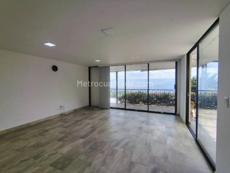 Charming 2BR House in Belen Altavista - 3