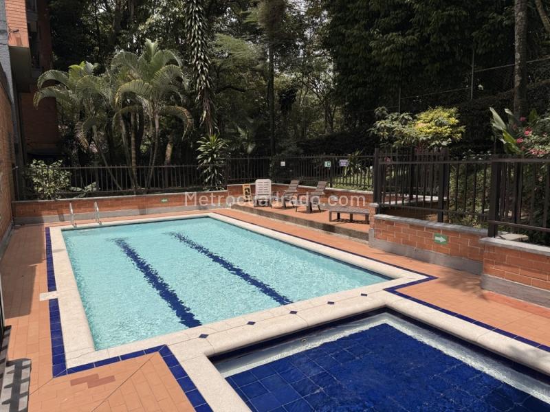Spacious 3BR Apartment in Manila - 3