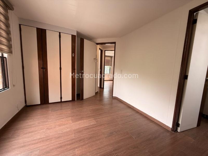 Spacious 3BR Apartment in Manila - 5